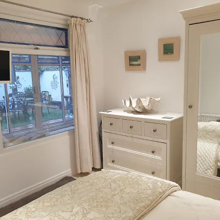Area Close To Leeds Centre *