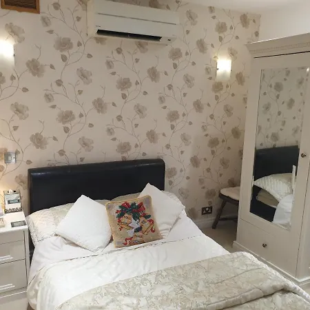 Area Close To Centre Bed & Breakfast Leeds (West Yorkshire)