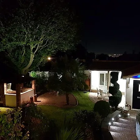 Area Close To Centre 4* Leeds (West Yorkshire)