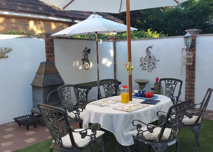 Area Close To Centre Bed & Breakfast Leeds (West Yorkshire)